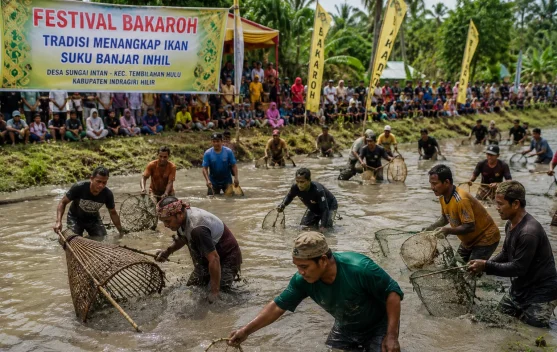 Bakaroh Tradisi Menangkap Ikan Suku Banjar Inhil Menjaga Kebersamaan