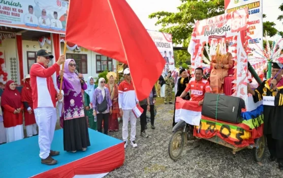 Wabup Kampar Buka Pawai Kemerdekaan Salo