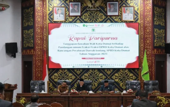 Wali Kota H. Paisal Sampaikan Jawaban Atas Pandangan Umum Fraksi Ranperda APBD 2027