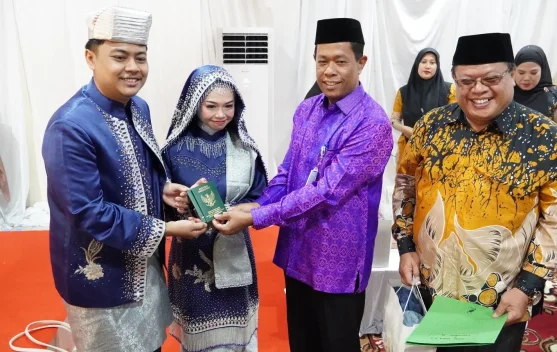Nikah Berkah, Kemenag Berdampak: Semarak HUT ke-81 RI Hadirkan Pernikahan Serentak