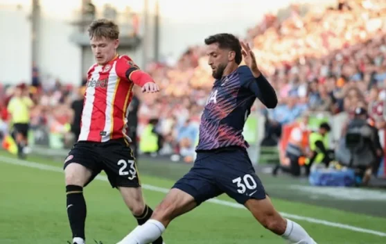 Tottenham Tersungkur, Brentford Pesta Tiga Gol di Pekan Perdana