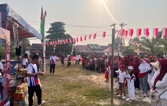 Semarak HUT RI Warga Graha Mustamindo Rimbo Panjang Gelar Jalan Santai