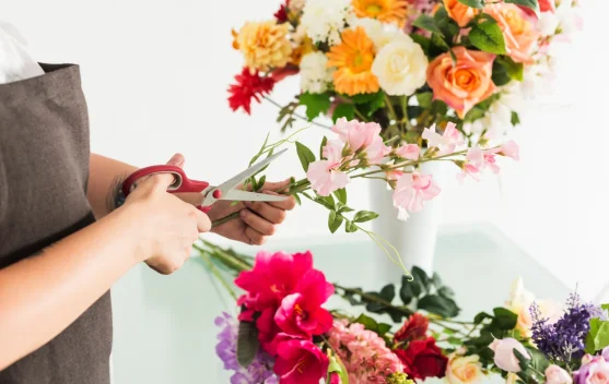 Perbedaan Ikebana vs Flower Arrangement Modern
