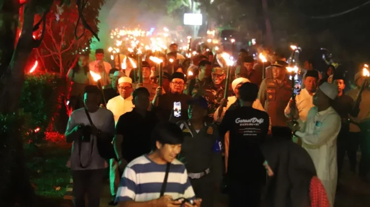 Sujiwo Pastikan Pawai Obor Rutin Digelar Tiap Ramadan