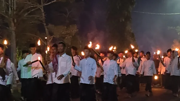 Pawai Obor Ramadhan Satukan Ulama, Santri dan Pemerintah Daerah
