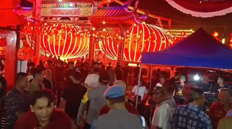 Bupati Sujiwo: Lampion Raksasa Pererat Persatuan dan Kebersamaan