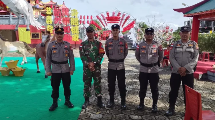 Aparat Gabungan Kawal Ibadah Imlek di Sambas
