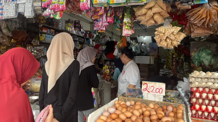 Hari Pertama Ramadan Harga Sembako di Flamboyan Naik