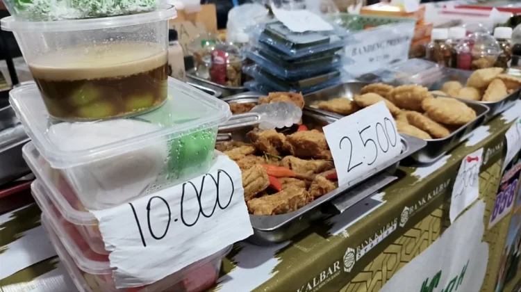 UMKM di Bazar Ramadan Mujahidin Gunakan Transaksi QRIS