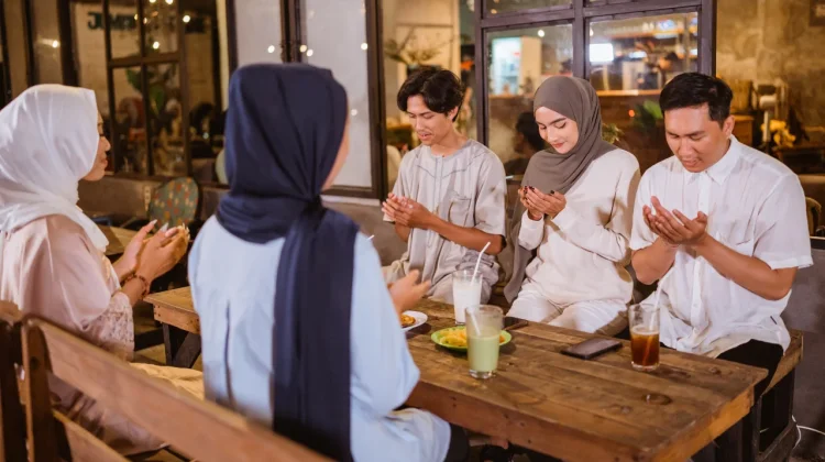 Tips Aman Berbuka Puasa bagi Penderita Maag agar Lambung Tetap Nyaman