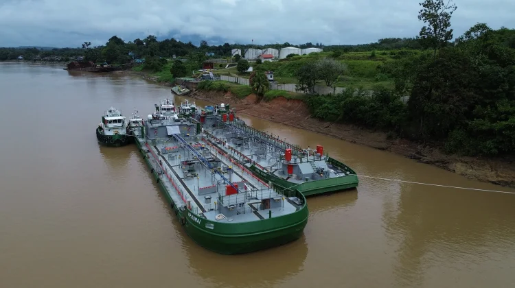 Debit  Air Sungai Naik, Pertamina Percepat Pemulihan Distribusi BBM Hulu Kalbar