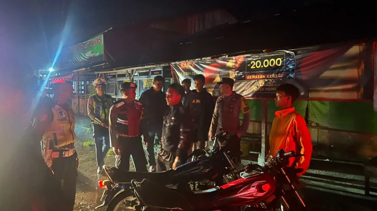 RRI.co.id - Polsek Nanga Pinoh Patroli Antisipasi Balap Liar saat Ramadhan usai  Sahur