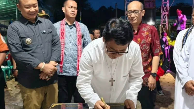Bupati Ketapang Resmikan Asrama Putra St. Sebastianus Tanjung Jelai Hulu