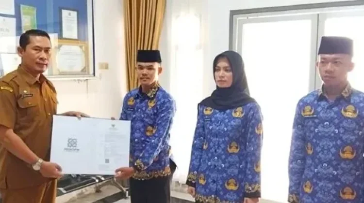 Sekda Kayong Utara Serahkan SK CPPS Harapkan Tanggung Jawab Moral