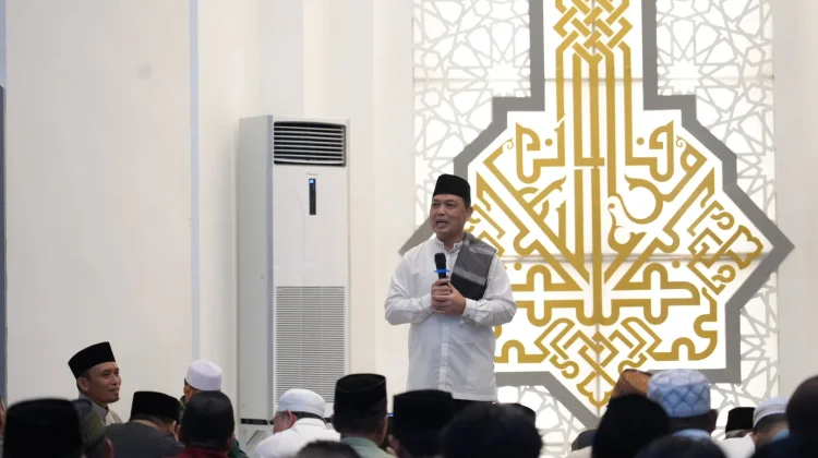 Ria Norsan Kultum Masjid Agung Kota Juang Melawi Silaturahmi Bersihkan Hati