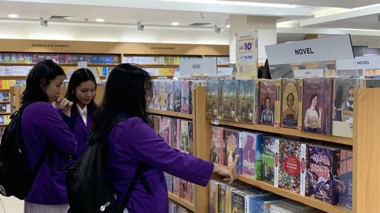 Minat Buku Fisik Masih Tumbuh di Pontianak