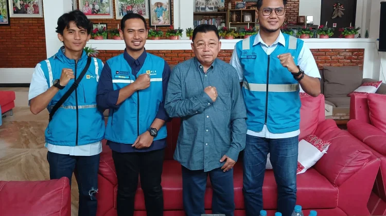 PLN ULP Ngabang Kolaborasi Alirkan Listrik di Dua Pelosok Desa Landak