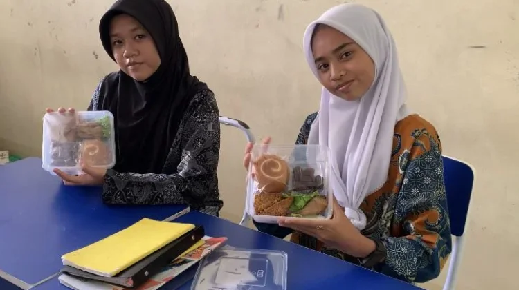 Program MBG di SMPN 22 Pontianak Kini Dibagikan Setiap Hari