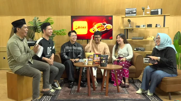 Trend Wastra Warnai Ngabuburit Ramadhan