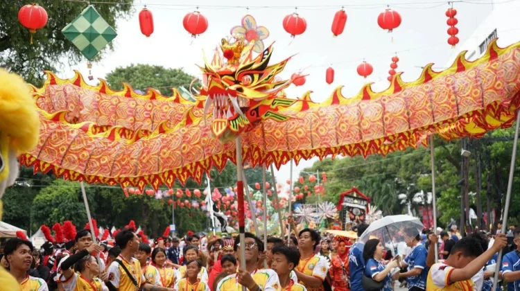 Naga dari Pontianak Pukau Penonton Parade Budaya Harmoni Imlek Nusantara