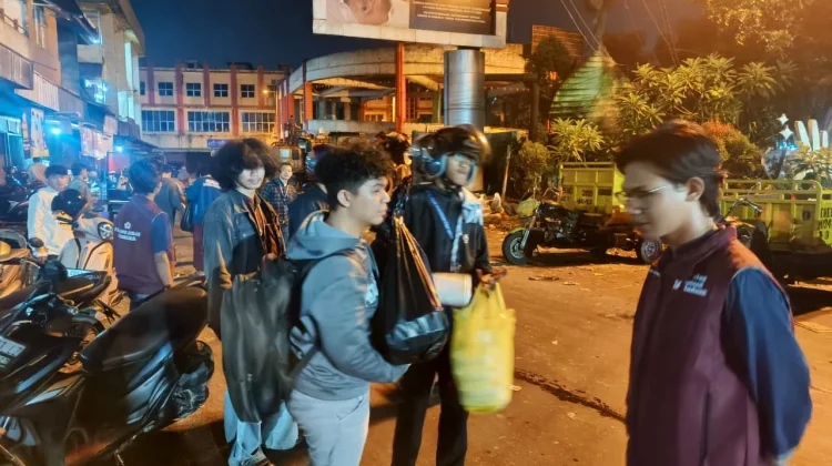 Aksi Sosial Mahasiswa Untan: Bagikan Ratusan Porsi Sahur