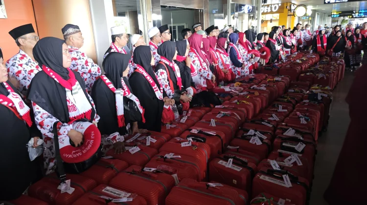 Travel Umrah Kalbar Pantau Konflik Timur tengah