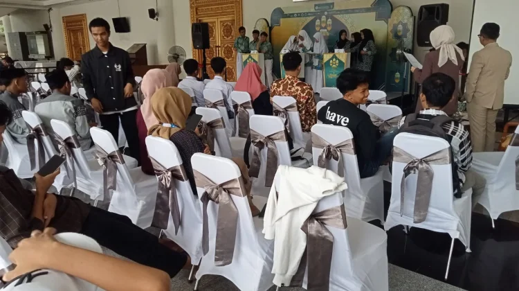 Lomba Cerdas Cermat Syariah Warnai Gerak Syariah OJK Kalbar