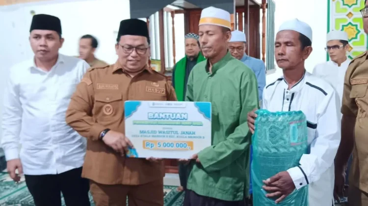 Sukiryanto Ajak Masyarakat Jaga Infrastruktur Jalan di Kuala Mandor B