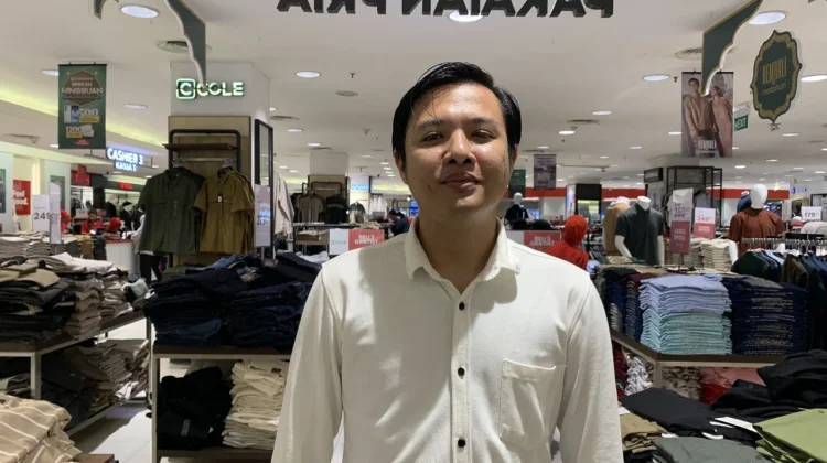 Gerai Offline Pontianak Adaptasi Persaingan Belanja Online jelang Lebaran