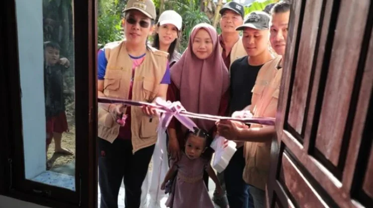 Wali Kota Tjhai Chui Mie Resmikan Lima Unit Bedah Rumah Bantuan Donatur