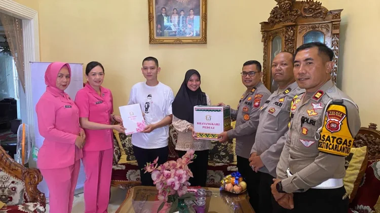 Polres Kubu Raya Home Visit Personel Sakit, Perkuat Solidaritas