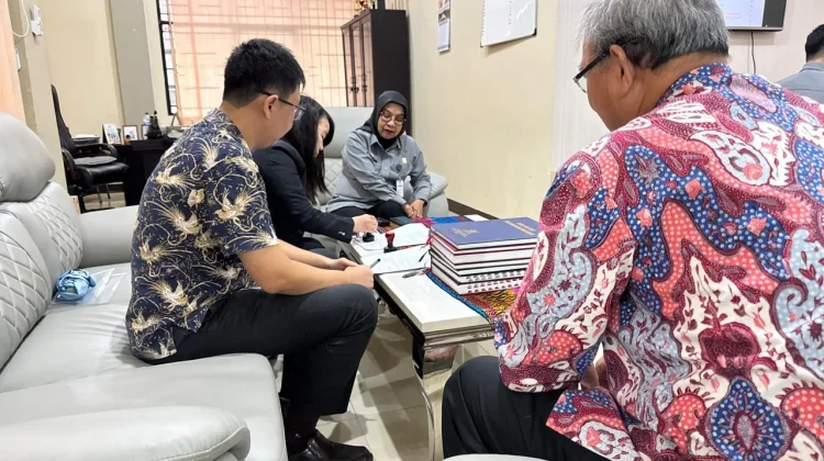 Kanwil Kemenkum Kalbar Fasilitasi Serah Terima Protokol Notaris di Pontianak