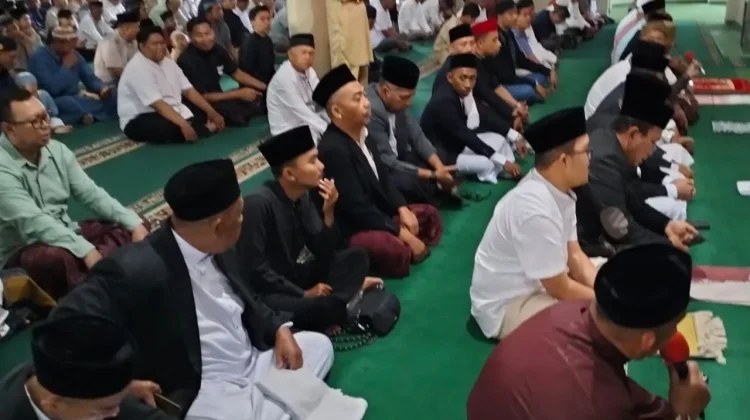 Salat Id di Masjid Agung Awaluddin, 2027 Sujiwo Pastikan Pembangunan Masjid Tuntas