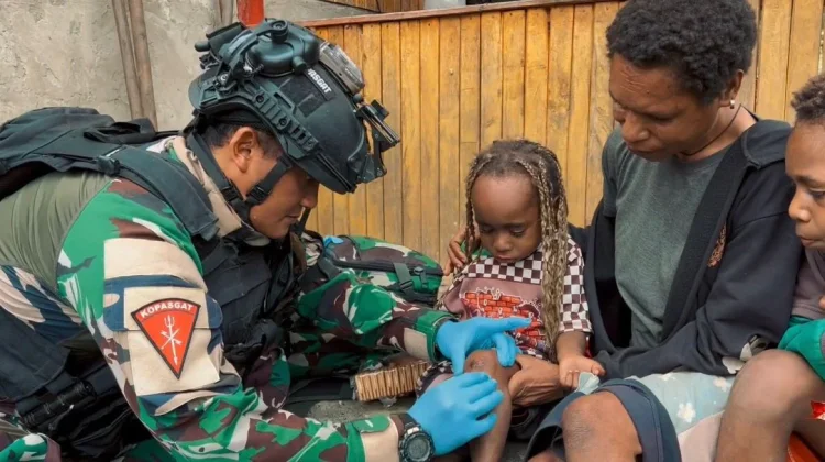 TNI Hadir Humanis, Satgas Yon Parako 466 Sentuh Warga Papua