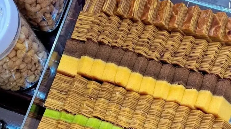 Kue Lapis yang Cantik, Legit, dan Variatif
