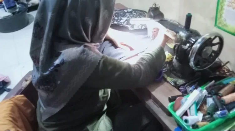 Permak Baju Ramadan, Orderan Ngah Ira Naik