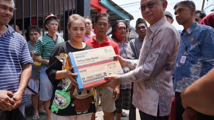 Wako Serahkan Bantuan Darurat bagi Korban Kebakaran Parwasal