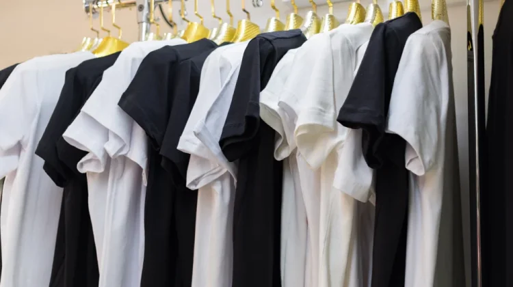 Cara Memilih Kaos yang Tepat Sesuai Bentuk Tubuh