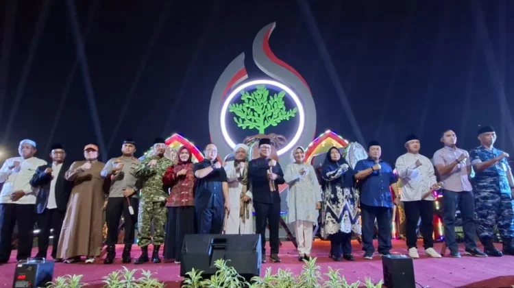 Gema Idulfitri Kubu Raya Meriah, Kembang Api Spektakuler Hiasi Langit Gaforaya