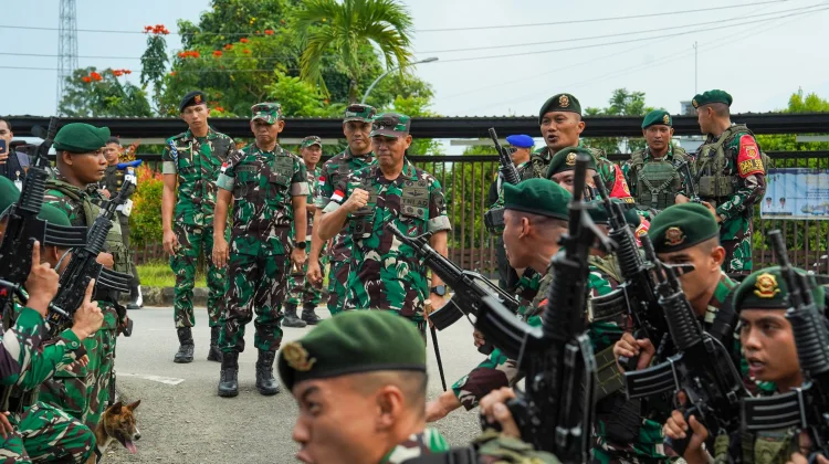 Pangdam Tinjau Pos Gabma Perbatasan RI–Malaysia