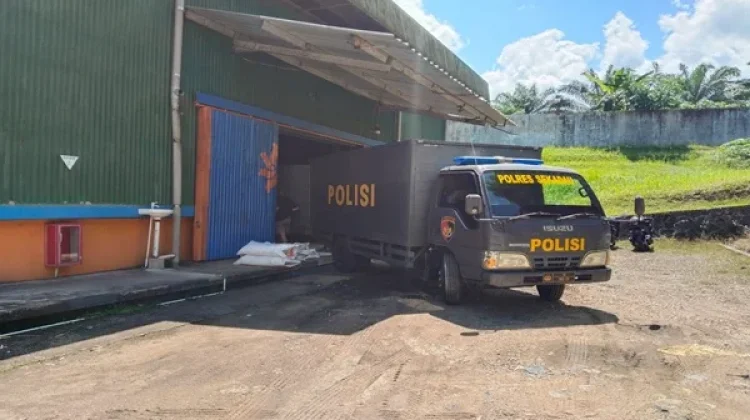 Polres Sekadau Kirim 900 kilogram Jagung ke Bulog Sanggau