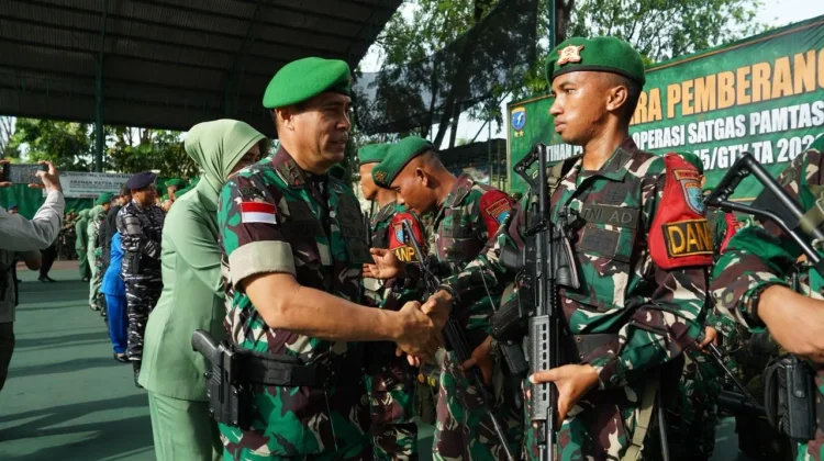 Pangdam Tanjungpura Lepas Yonif 645 Latihan Pratugas