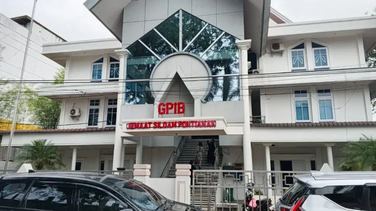 Jumat Agung dan Paskah: Momentum Spiritualitas dan Persatuan di Kalimantan Barat
