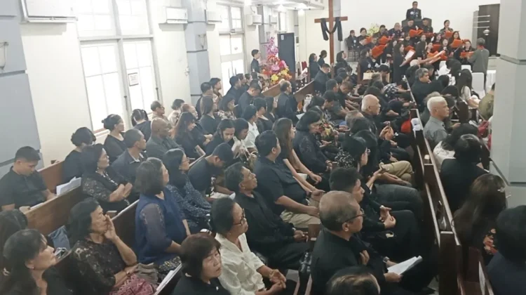 Jemaat GPIB Siloam Pontianak Hayati Makna Jumat Agung