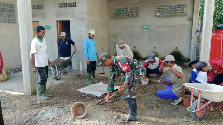 Gotong Royong Babinsa-Warga Percepat Pembangunan Musholla
