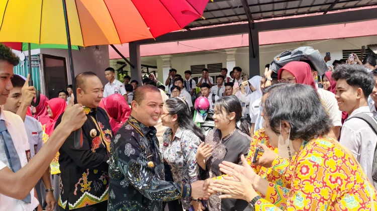 Gubernur Kalbar Kunjungi SMAN 1 Ketapang