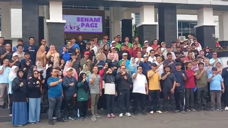 Olahraga Bersama, Bupati Sujiwo Tekankan Kesehatan dan Soliditas ASN