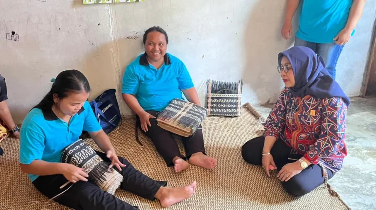 Kemenkum Kalbar Identifikasi Potensi Indikasi Geografis Tikar Bidai dan Juah