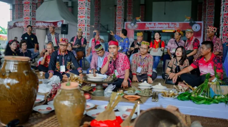 Sarat Makna, Ritual Ngampar Bide Tandai Dimulainya Naik Dango ke-3 Pontianak