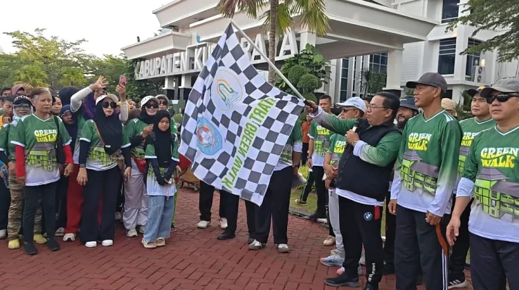 Melaju dan Meriah Jalan Sehat UNU Kalbar